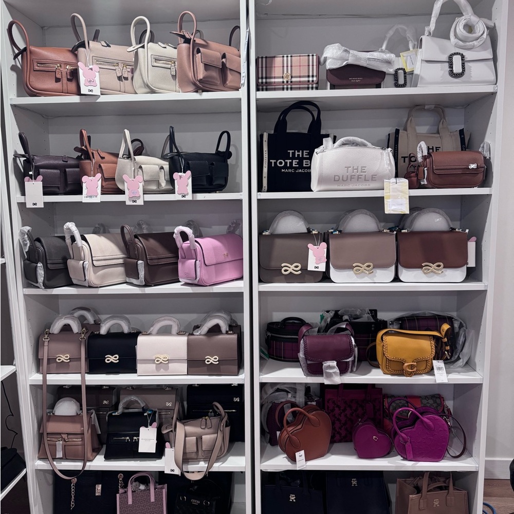 Elegant Beige Women's Handbag